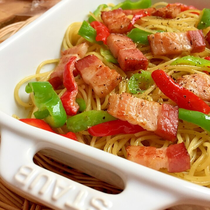 おうちパスタ♪厚切りベーコンでジェノベーゼ